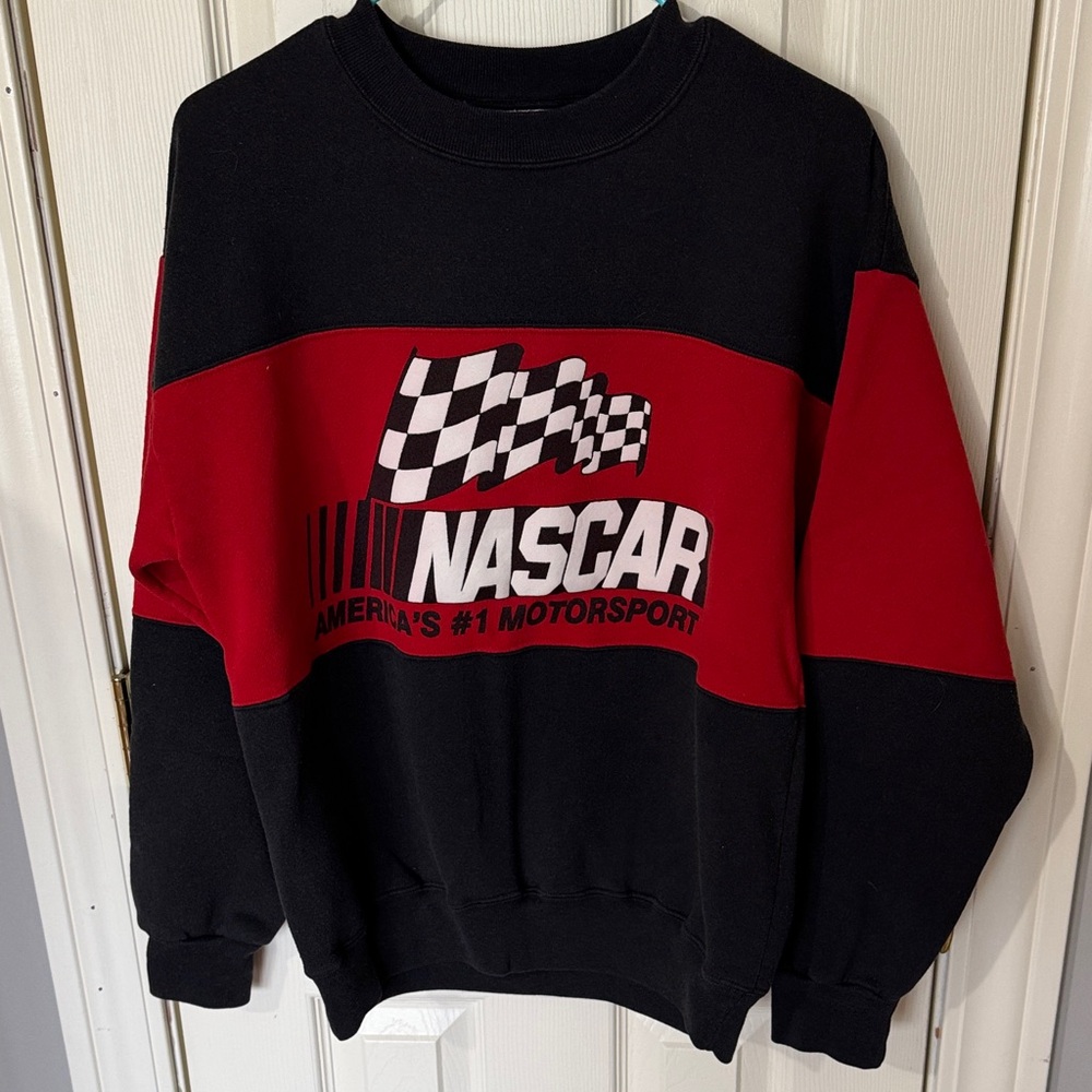 American Vintage Black and Red Crewneck Sweater